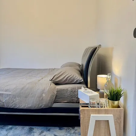 The Vallance House London Room photo